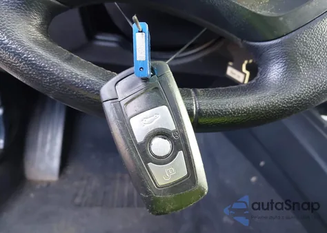 2015 BMW 320I xDrive z USA, uszkodzony, nr VIN WBA3C3G52FNS76891